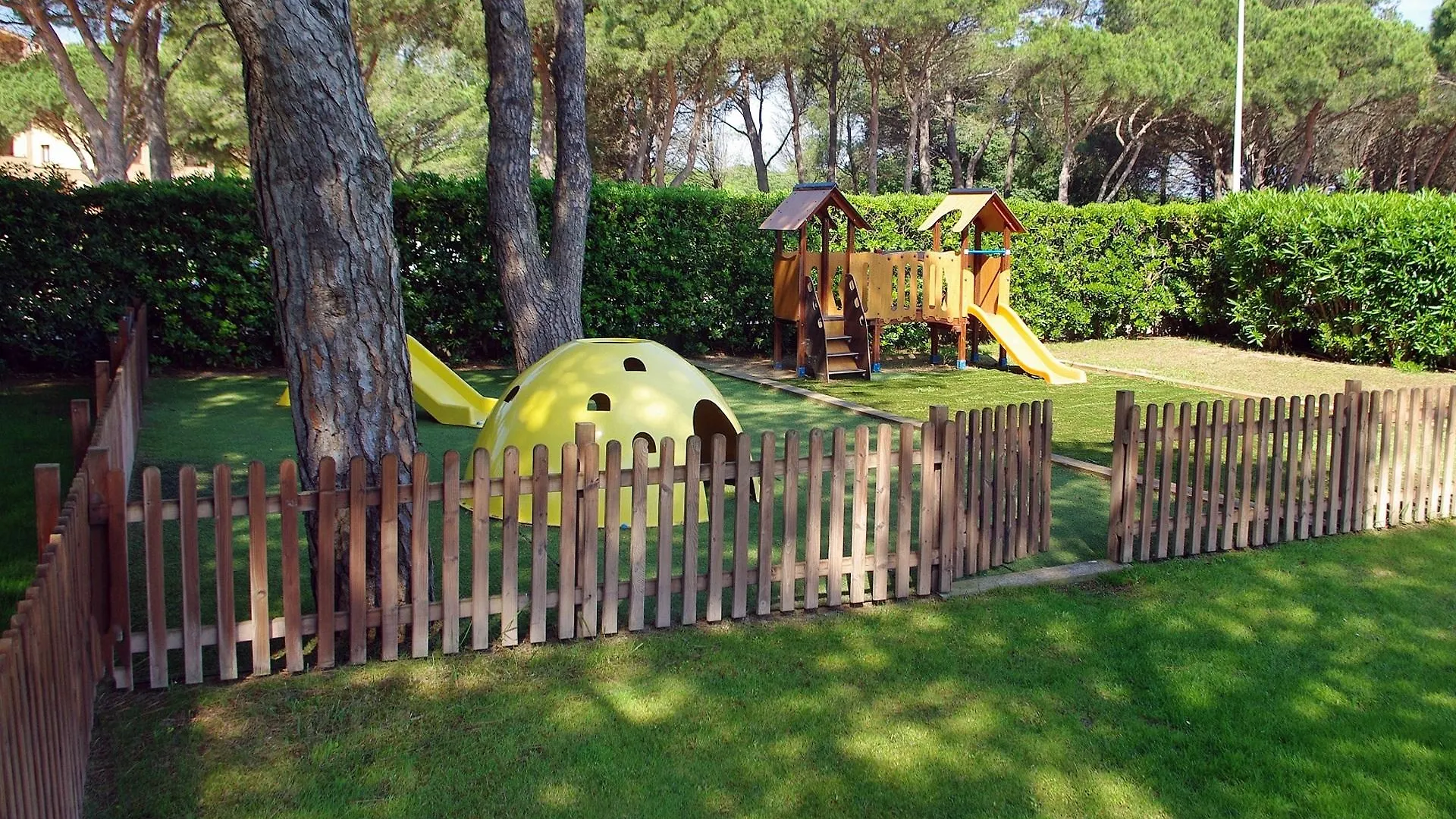 Apartamentos Beach & Golf Resort Pals 0*,  Spanje